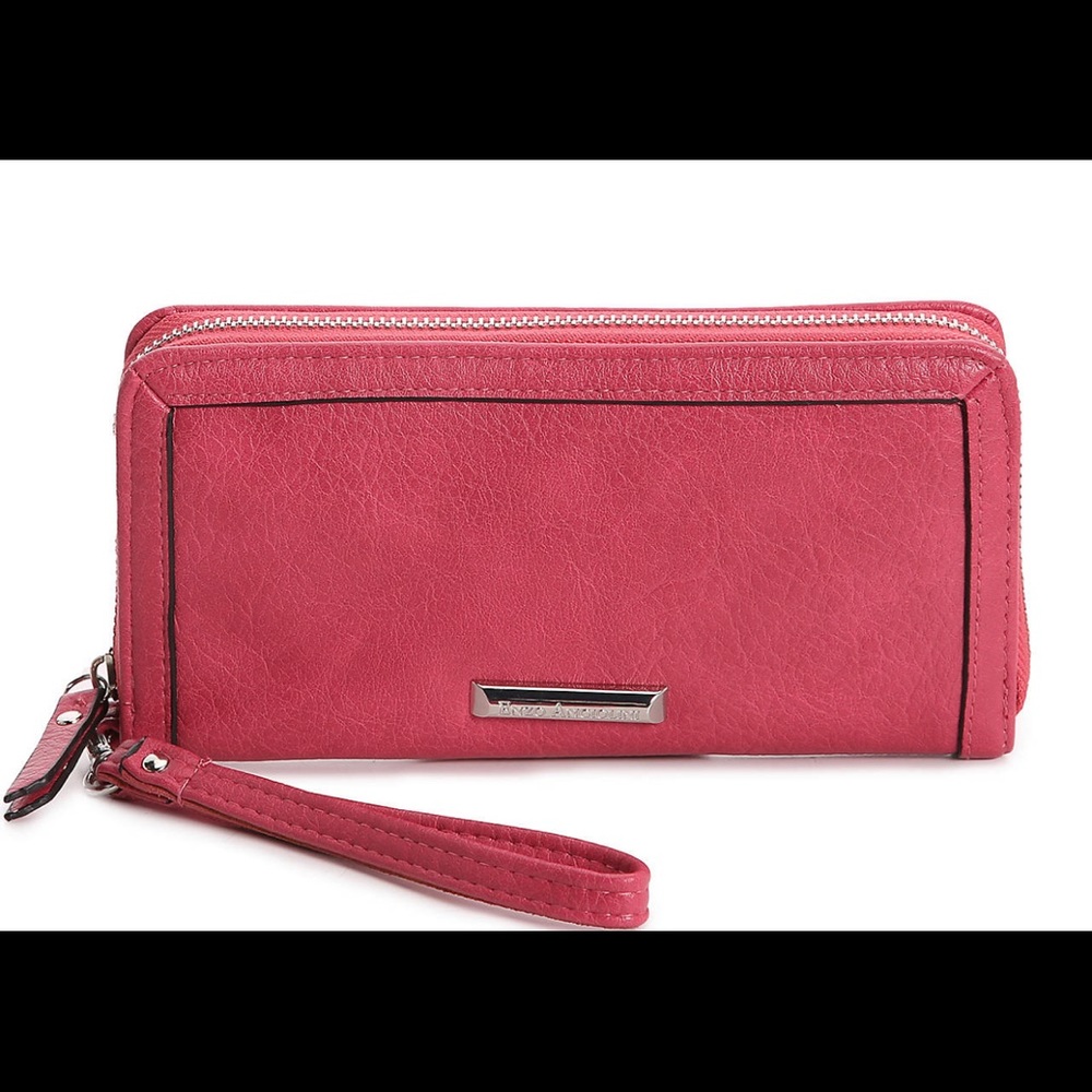 Enzo Angiolini Stefy wristlet